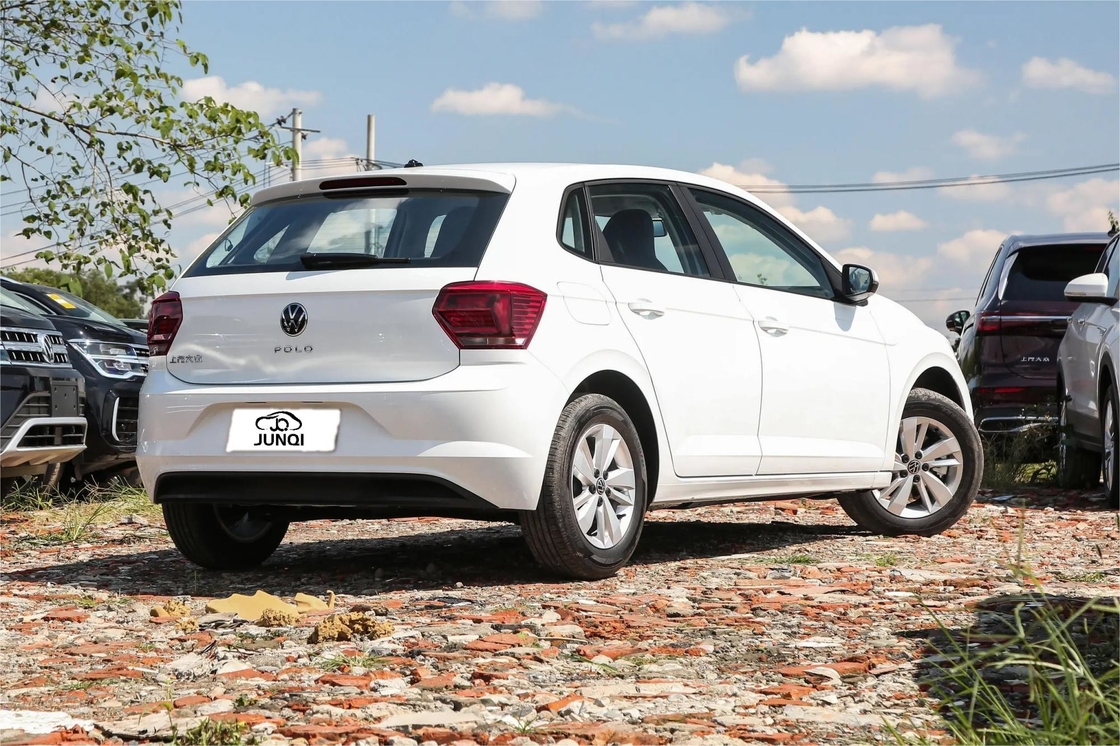 Volkswagen POLO 1.5L Auto de gasolina para adultos con 185 km / h velocidad máxima para los conductores