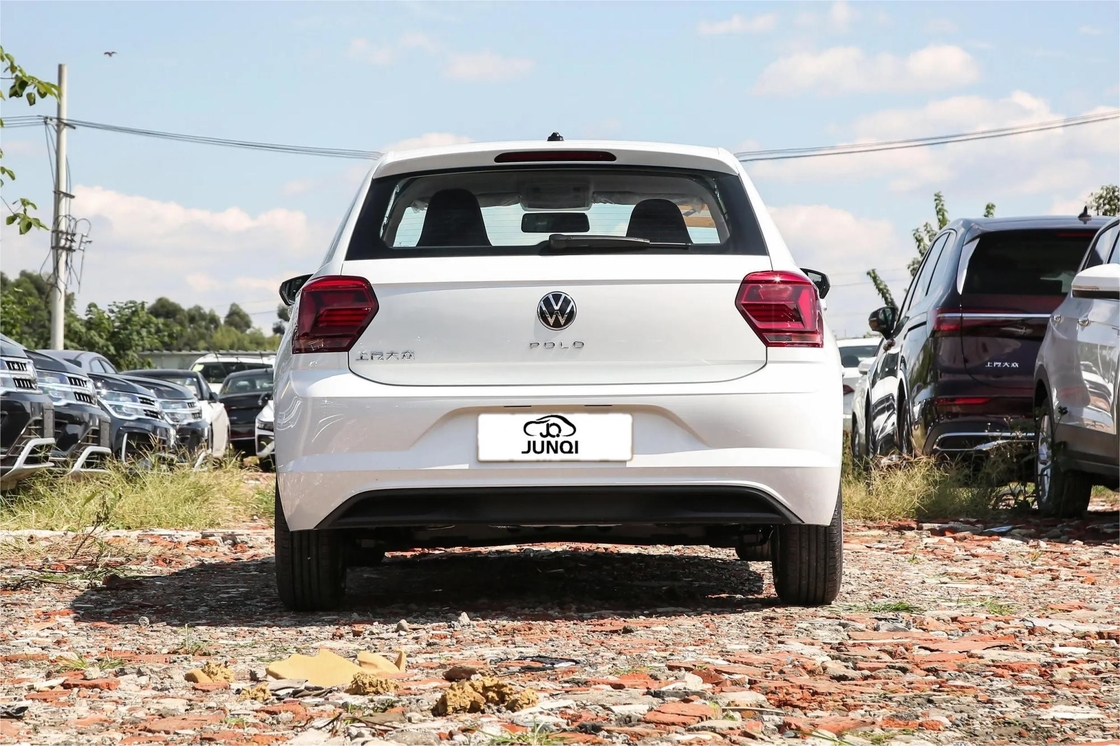 Volkswagen POLO 1.5L Auto de gasolina para adultos con 185 km / h velocidad máxima para los conductores