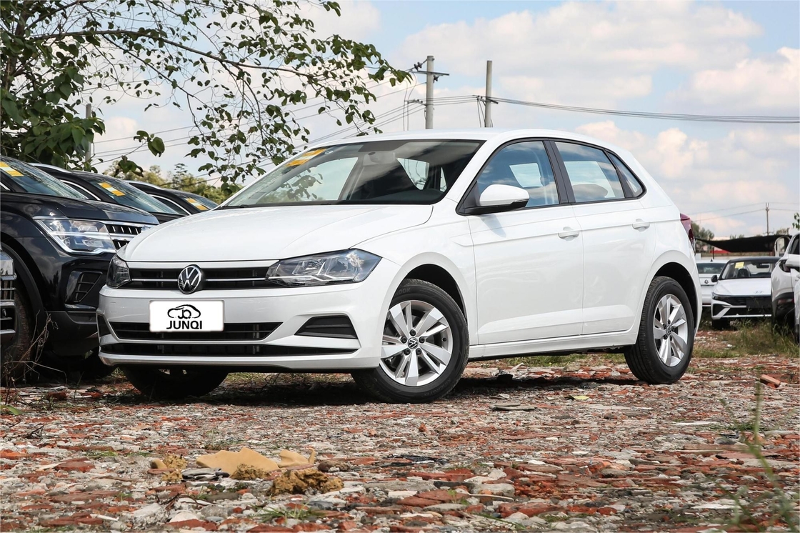 5 puertas y 5 asientos Volkswagen Petrol Car Subcompact con diseño y diseño cuidadosos