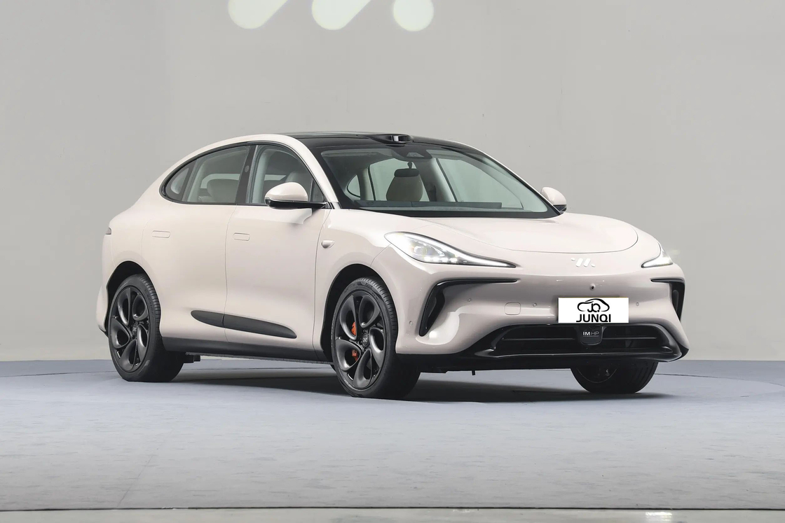 Zhiji IM Electric Car LS6 Sport 4 Puertas 5 asientos SUV 760km de largo alcance Nuevo vehículo de energía EV Car para adultos