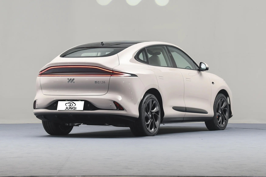 Zhiji LS6 Conducción izquierda Sedán de coches eléctricos Zhiji S Modelo insignia para adultos