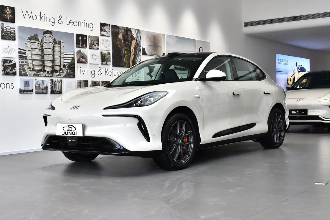 Zhiji LS6 IM Coche eléctrico 4 puertas 5 asientos SUV 760 km de largo alcance Coche eléctrico de nueva energía