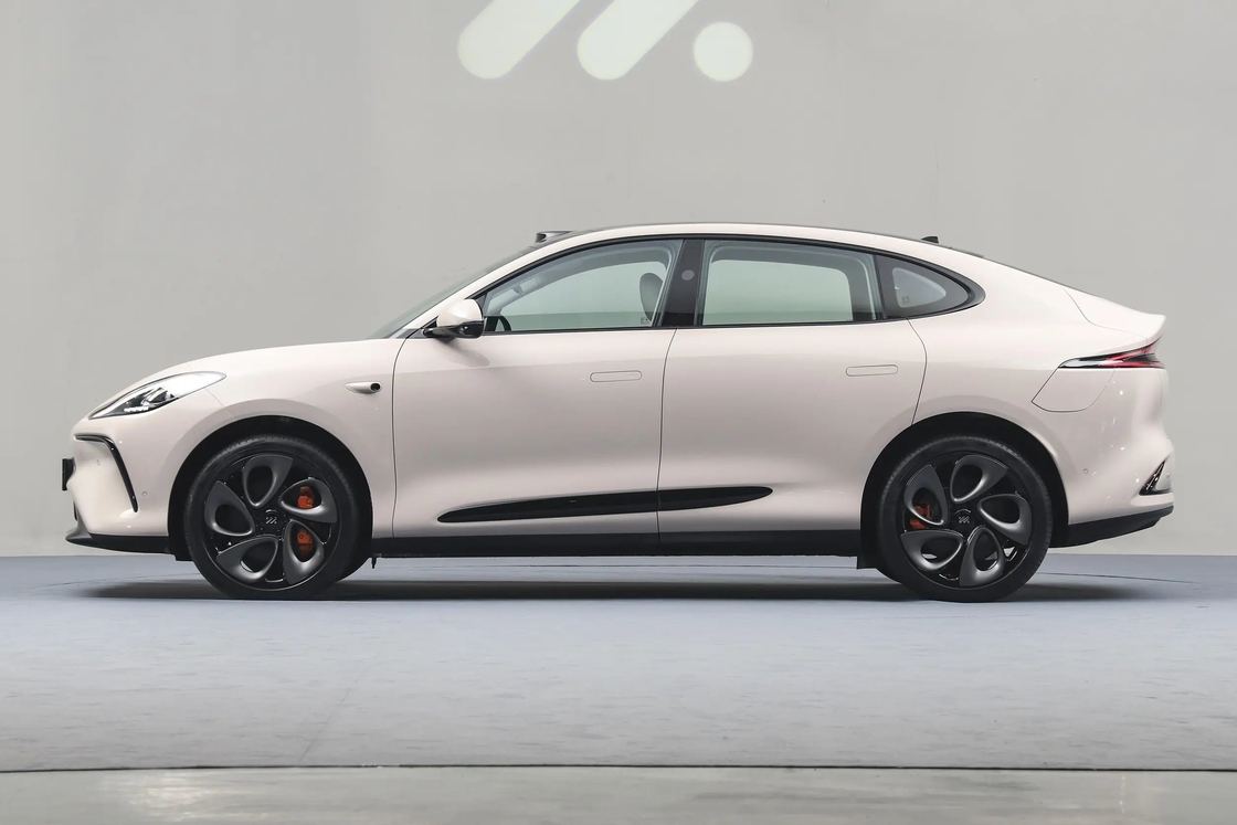 Zhiji LS6 Conducción izquierda Sedán de coches eléctricos Zhiji S Modelo insignia para adultos