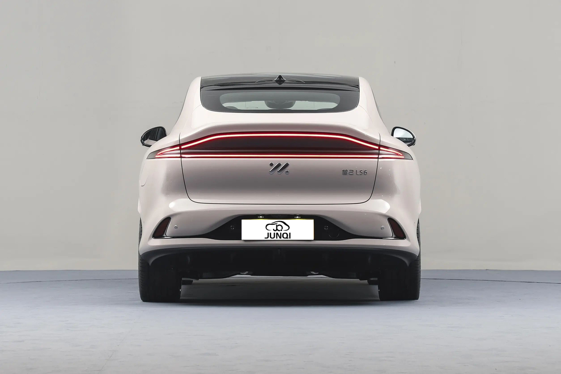 Zhiji IM Electric Car LS6 Sport 4 Puertas 5 asientos SUV 760km de largo alcance Nuevo vehículo de energía EV Car para adultos