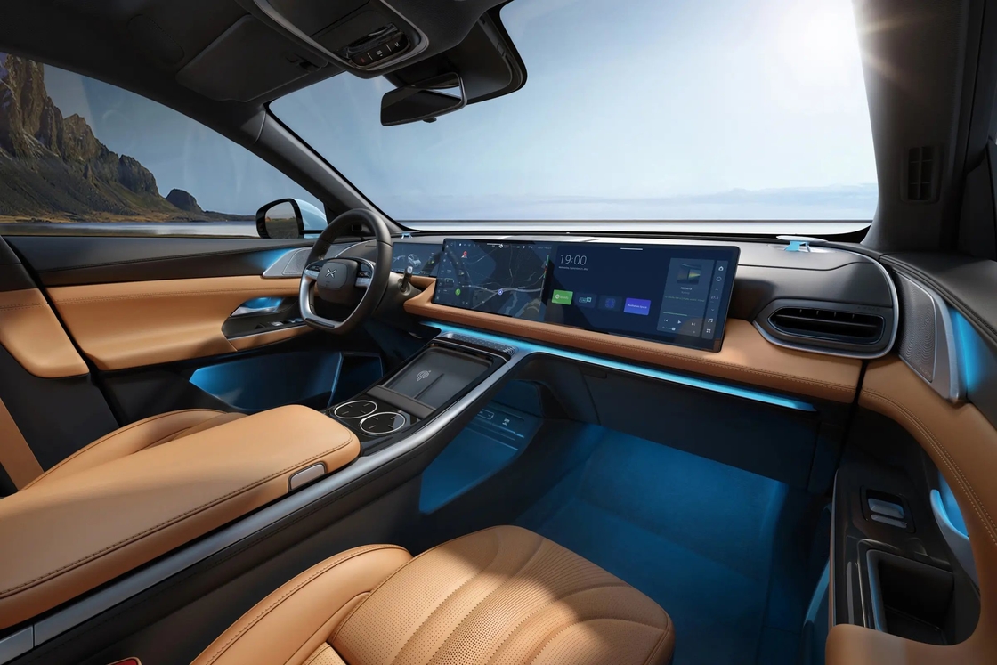 Auto eléctrico Xiaopeng de tamaño medio a grande 5 puertas 5 asientos Xpeng G9 SUV eléctrico puro
