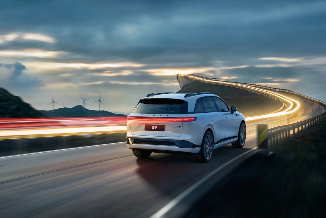 Auto eléctrico Xiaopeng de tamaño medio a grande 5 puertas 5 asientos Xpeng G9 SUV eléctrico puro