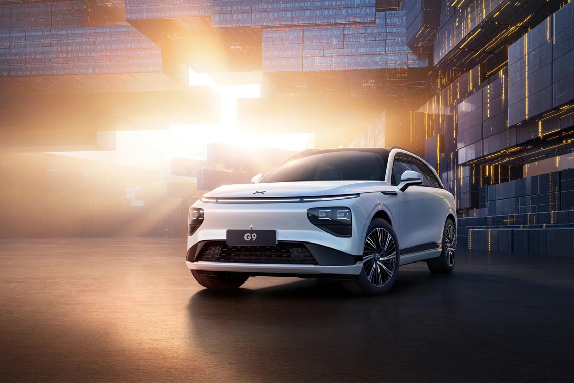 Auto eléctrico Xiaopeng de tamaño medio a grande 5 puertas 5 asientos Xpeng G9 SUV eléctrico puro