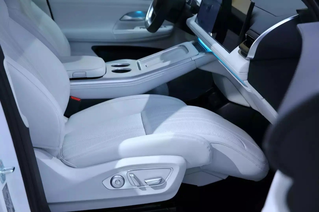 Auto eléctrico Xiaopeng de tamaño medio a grande 5 puertas 5 asientos Xpeng G9 SUV eléctrico puro