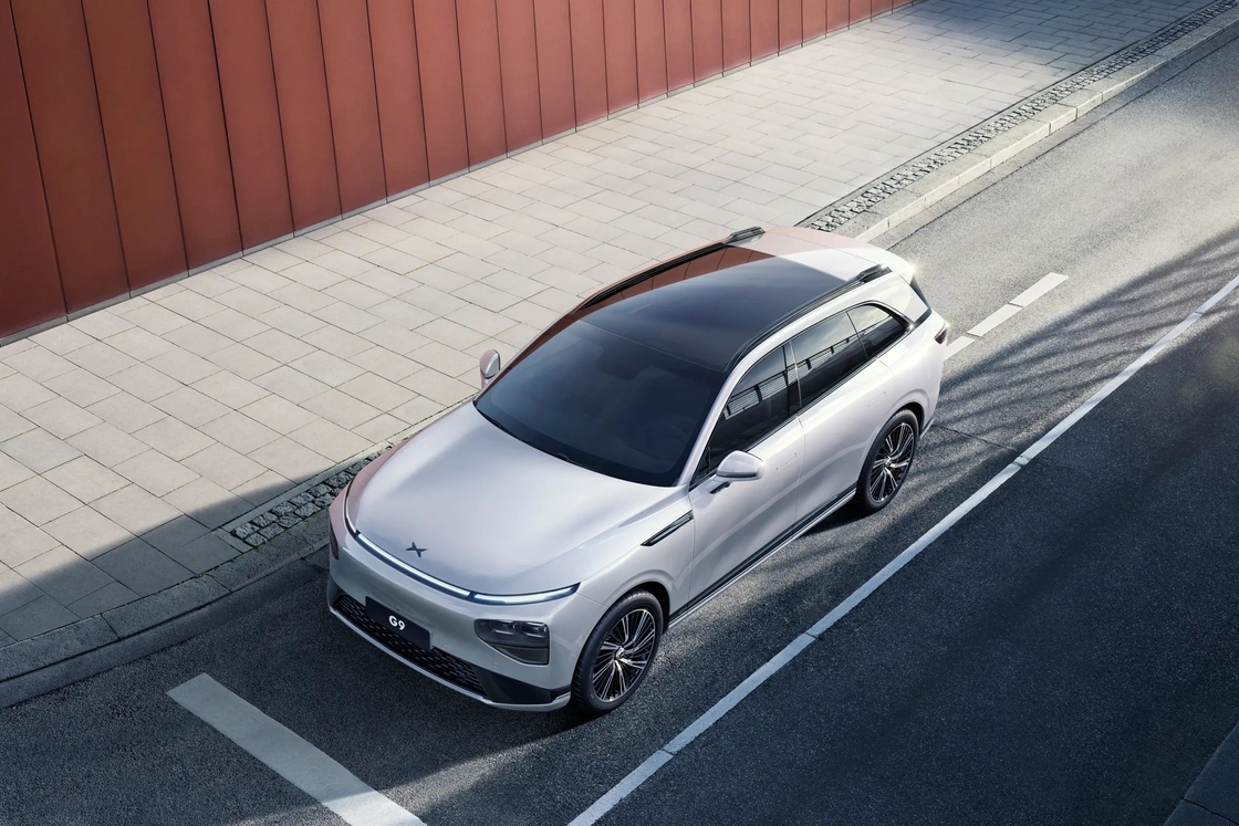 Auto eléctrico Xiaopeng de tamaño medio a grande 5 puertas 5 asientos Xpeng G9 SUV eléctrico puro