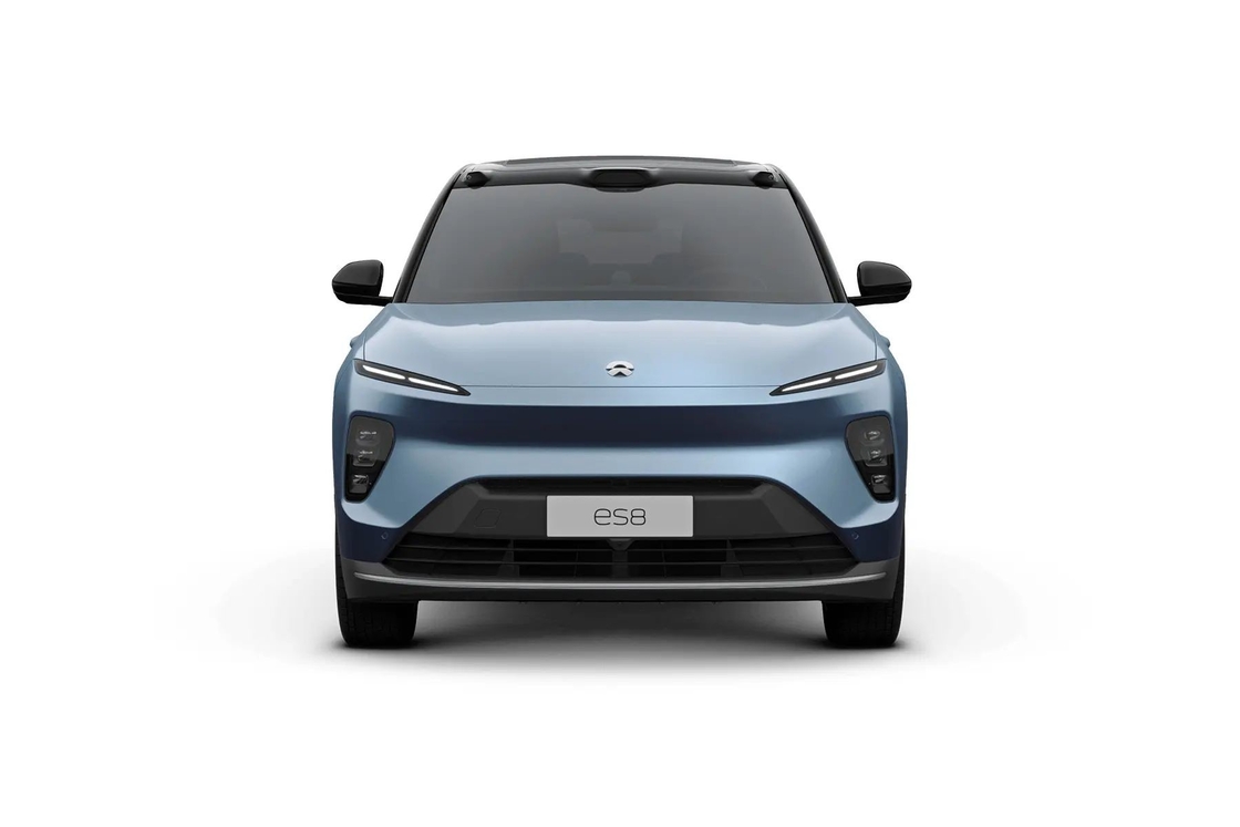NIO ES8 SUV eléctrico de doble motor con parrilla frontal audaz y faros LED distintivos