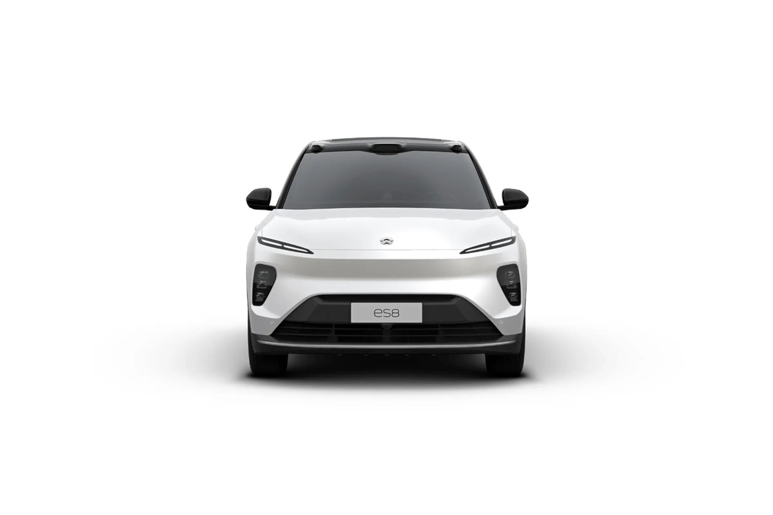 NIO ES8 SUV eléctrico de doble motor con parrilla frontal audaz y faros LED distintivos