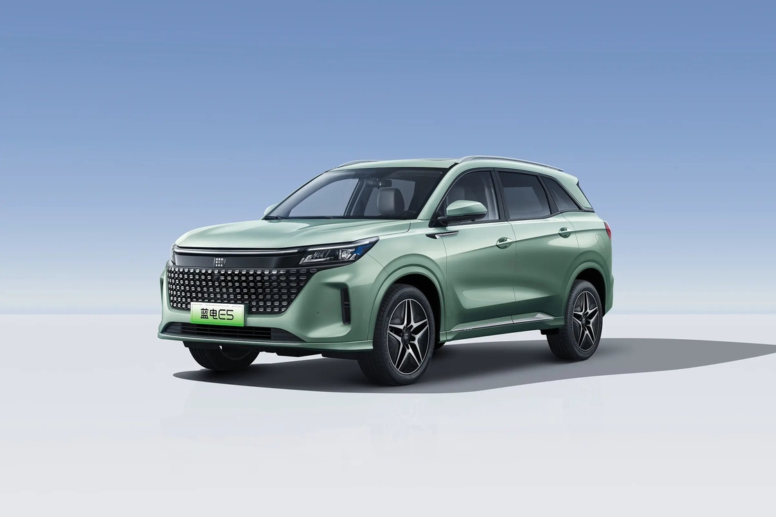 Diseño moderno E5 Seres de tamaño medio Coche eléctrico / SUV EV con tracción en todas las ruedas