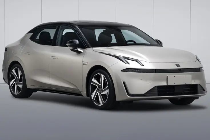 Lynk Co 07 2024 modelo Em-P Batería de larga duración de 126 km Nuevo automóvil Versátil Solución de movilidad sostenible para consumidores urbanos