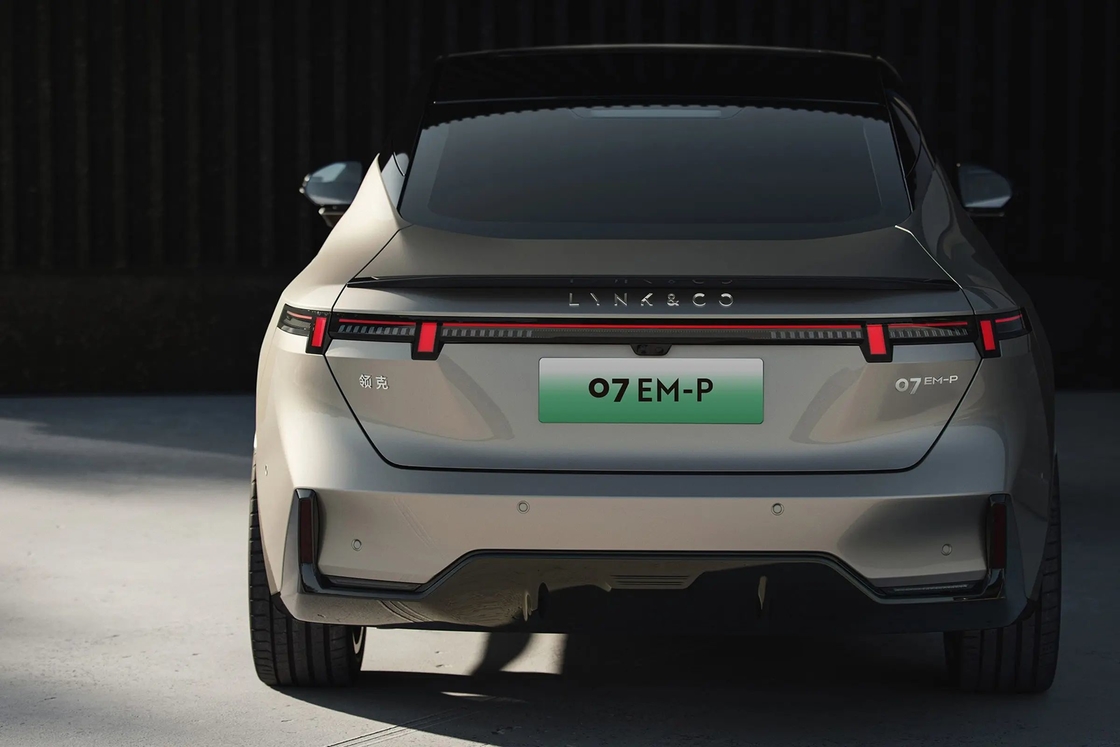 Lynk Co 07 2024 modelo Em-P Batería de larga duración de 126 km Nuevo automóvil Versátil Solución de movilidad sostenible para consumidores urbanos