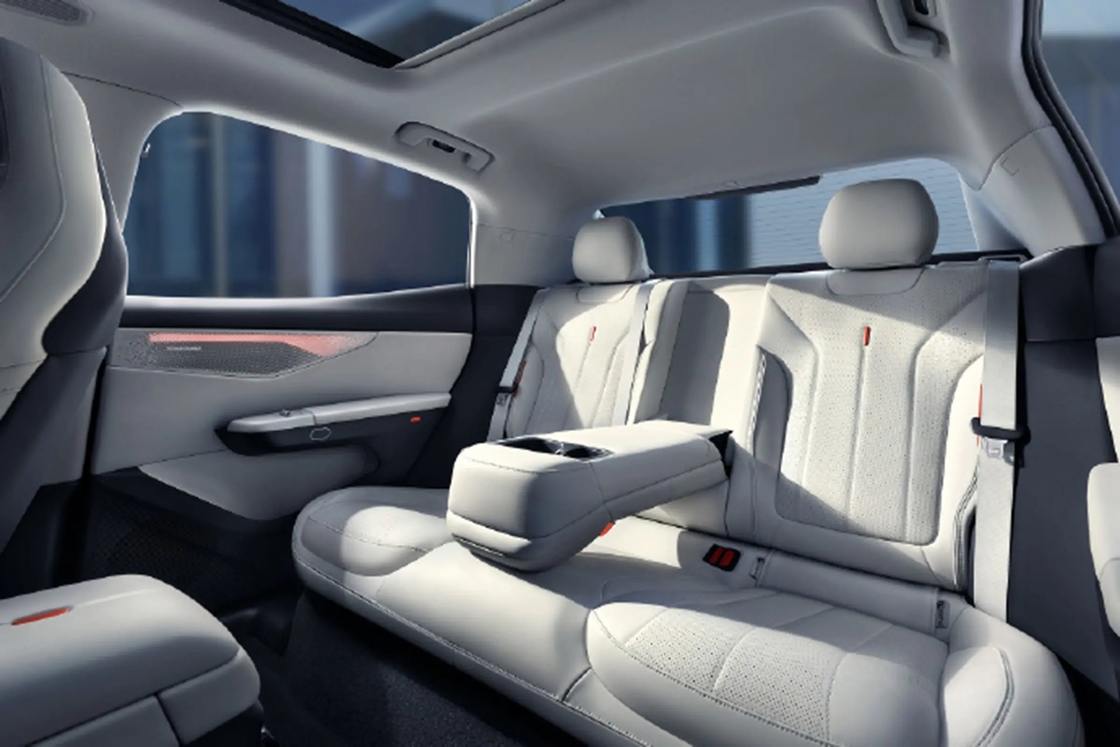 Mediano tamaño 126km Lynk & Co Carro eléctrico de larga duración de la batería Lynk Co 07 2024 Modelo Em-P