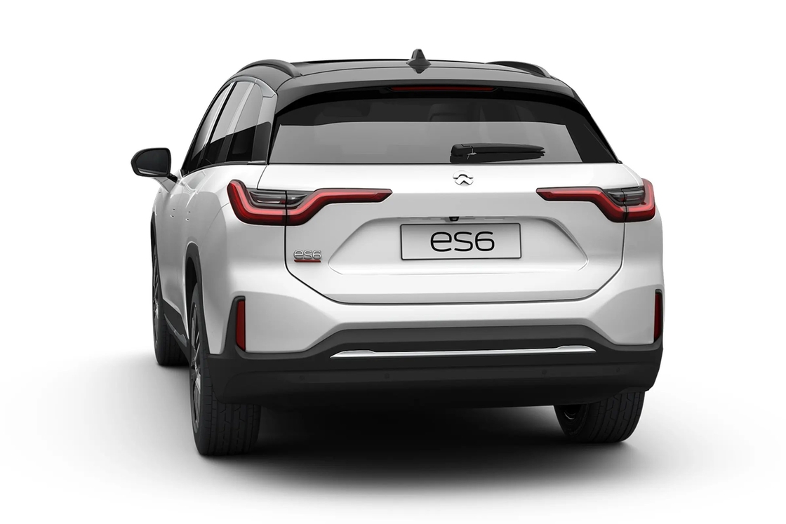 Auto eléctrico de tamaño medio ES6 NIO con tracción a todas las ruedas
