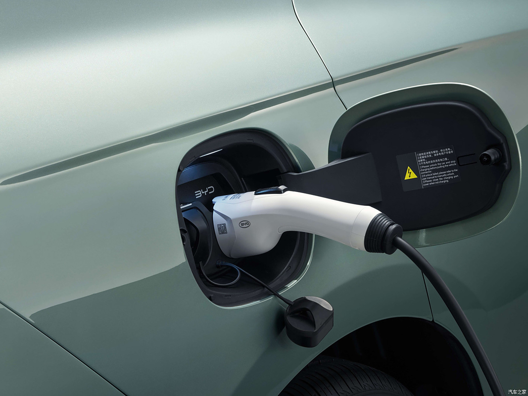 Velocidad máxima 180km/h BYD Electric Car Seal 06 de tamaño medio Plug In Hybrid Electric Car