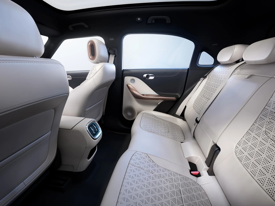 Smart1 El coche eléctrico sostenible e innovador para Mercedes Benz 272HP 400km de alcance cero emisiones