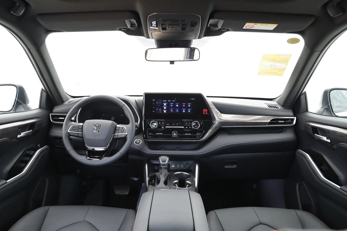 Toyota Crown Land Release Lufang Coche eléctrico con tracción en todas las ruedas EV 155 mph Velocidad máxima