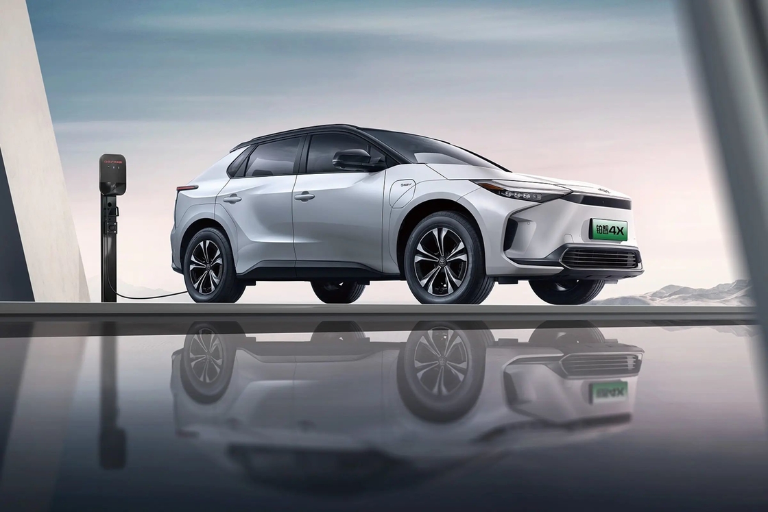 Toyota Bz 4X SUV eléctrico híbrido para consumidores conscientes del medio ambiente y entusiastas del aire libre