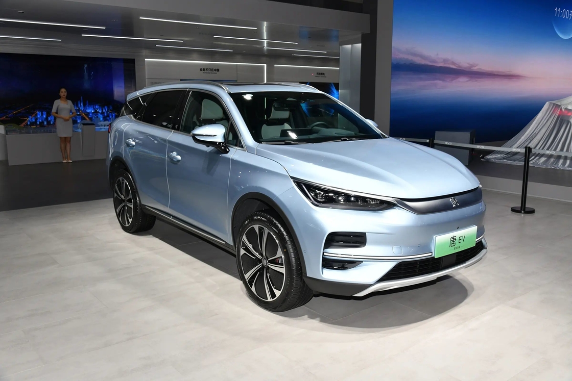Luxury BYD Tang Electric Car EV 185Km/H con conexión de conducción izquierda en SUV híbrido