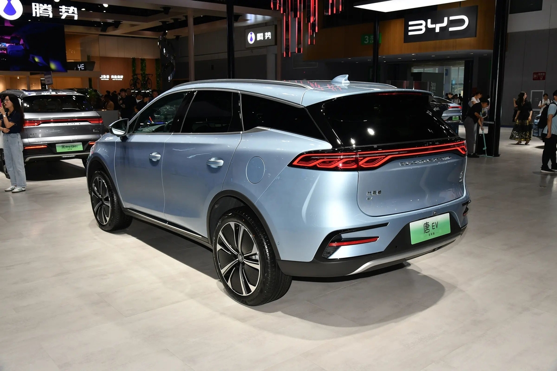 Descubre el poder y la elegancia del coche eléctrico BYD El modelo insignia de la línea Tang