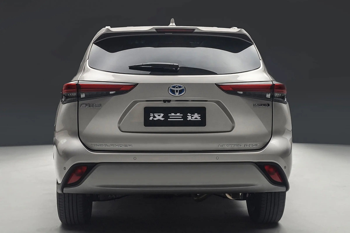 4 puertas 5 asientos Toyota Highlander coche con combustible turboalimentado y sistema híbrido