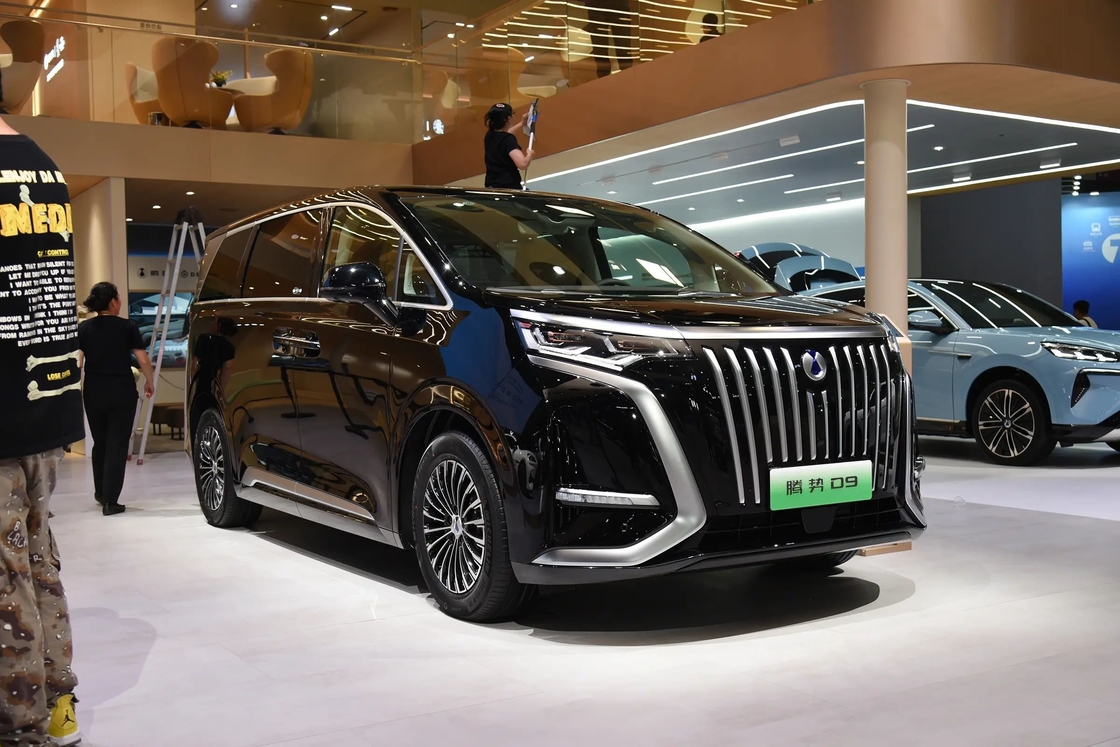 Descubra el siguiente nivel de lujo y rendimiento con el BYD Electric Car tengshi D9