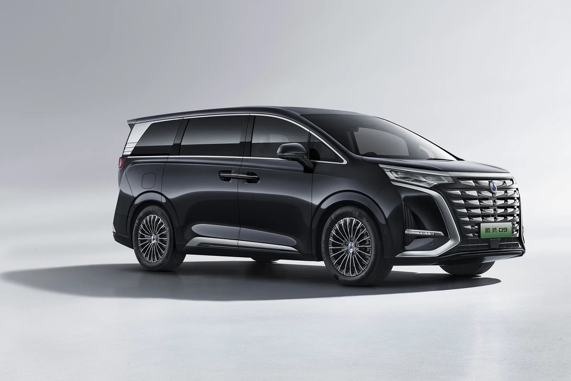 402 km BYD coche eléctrico 4 puertas 5 asientos SUV inteligente BYD Denza D9 EV