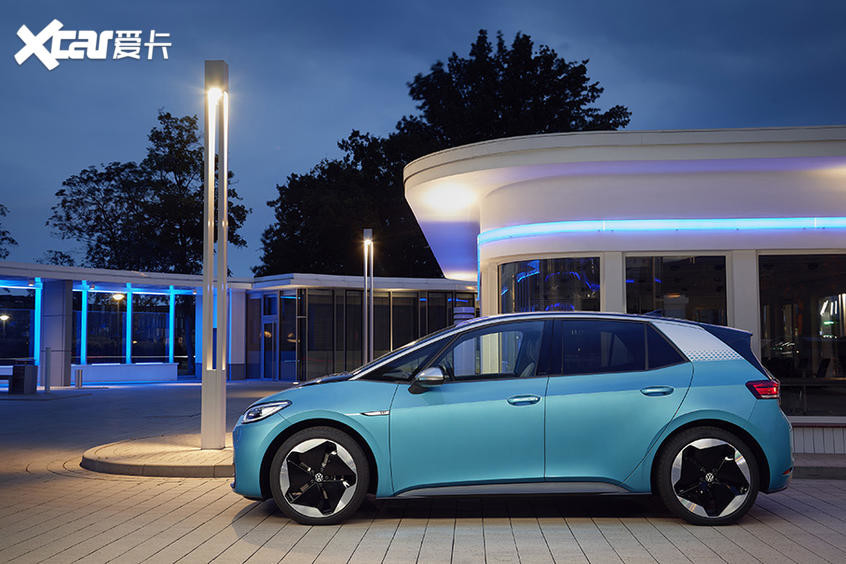 Mediano ID 3 Volkswagen Coche eléctrico VW Experimenta el futuro de la conducción sostenible