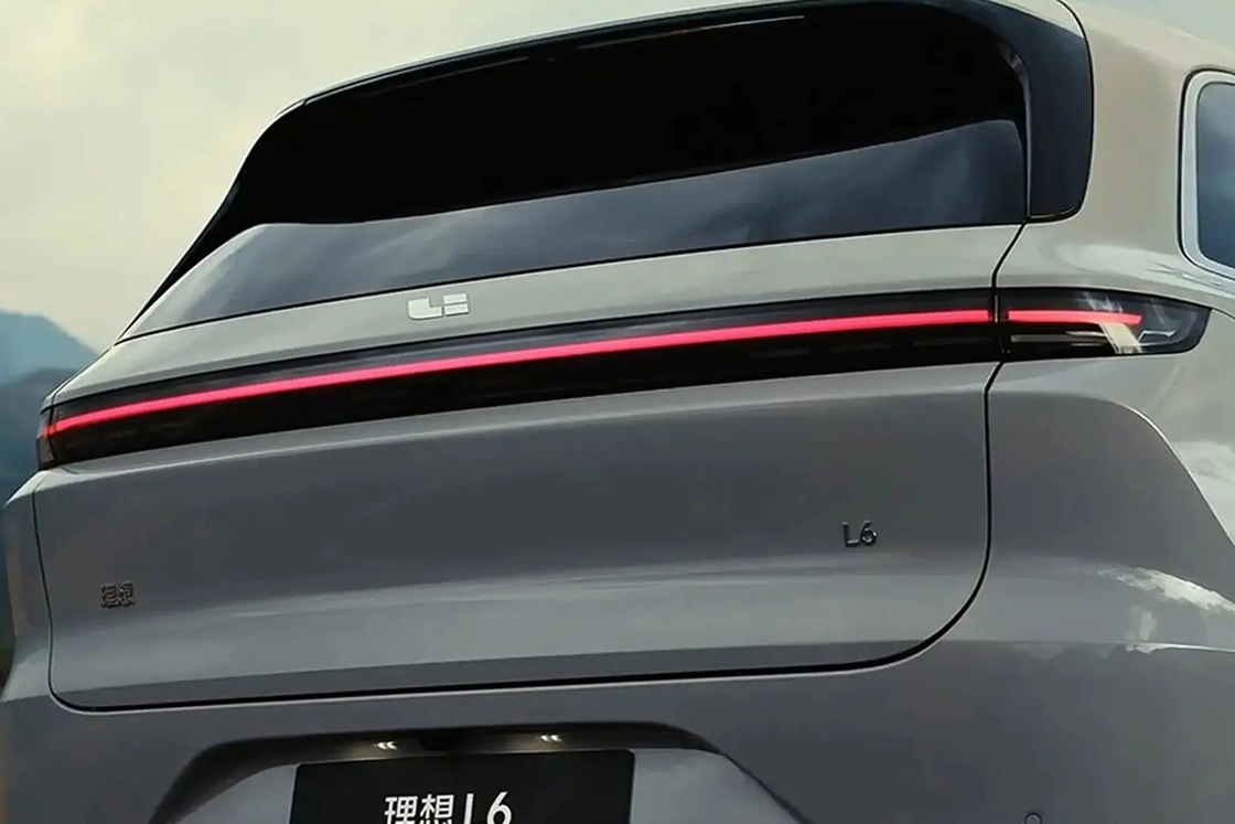 5 puertas 7 asientos Lixiang L6 MPV Coche eléctrico con tracción a todas las ruedas Dirección izquierda