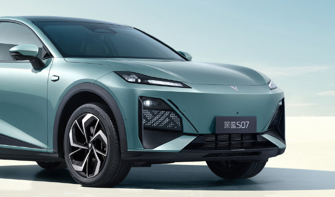 Dirección izquierda Changan Coche eléctrico DeepBlue 07 La mezcla perfecta de forma y función