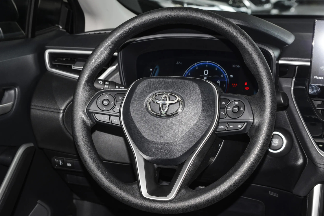 Auto de gasolina Toyota Corolla de alto rendimiento con motor de cuatro cilindros de 2.0L