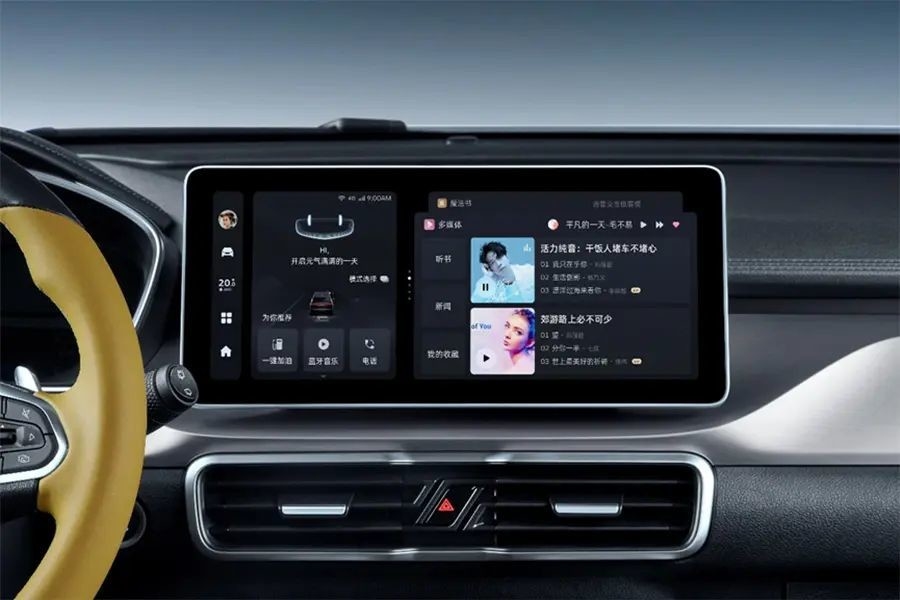 Coche de gasolina Geely con aire acondicionado automático y asientos de cuero para una conducción cómoda