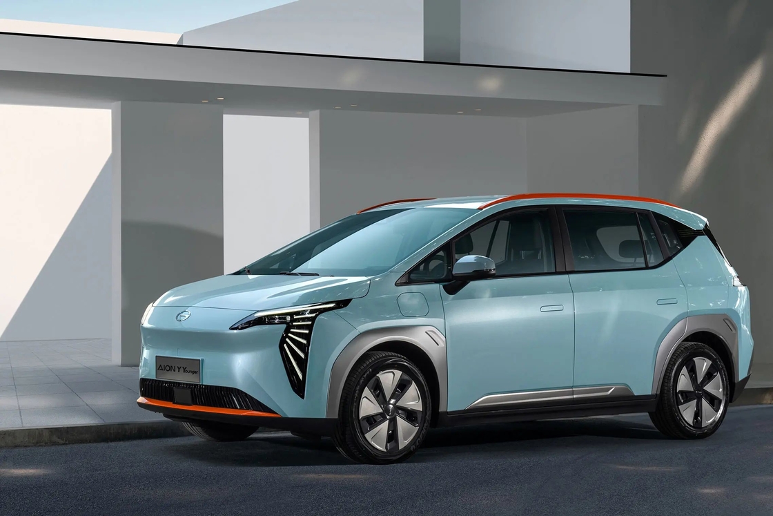 Auto eléctrico de bajo uso Aion Y con respaldo de la empresa estatal y servicio garantizado después de las ventas