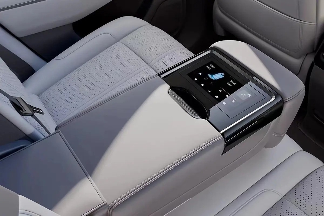 Zeekr 7X 800V SUV eléctrico de alto voltaje 7 colores 780 km de alcance con carga única Suspensión aérea de capacidad off-road mejorada