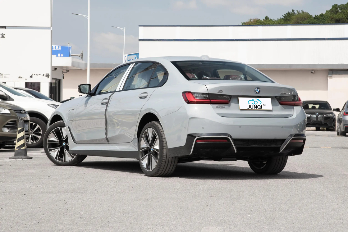 Actualice su viaje con la tecnología de lujo y la sostenibilidad de BMW Electric Car en uno