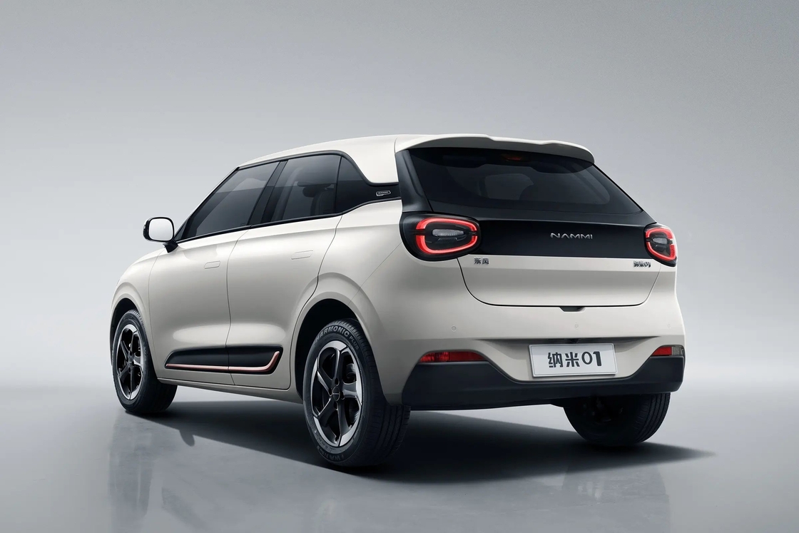 Auto 4 asientos Dongfeng Nami Box nuevo vehículo de energía 4 ruedas coche eléctrico vehículos para adultos fabricados en China Ev Auto de alta velocidad 100km/h