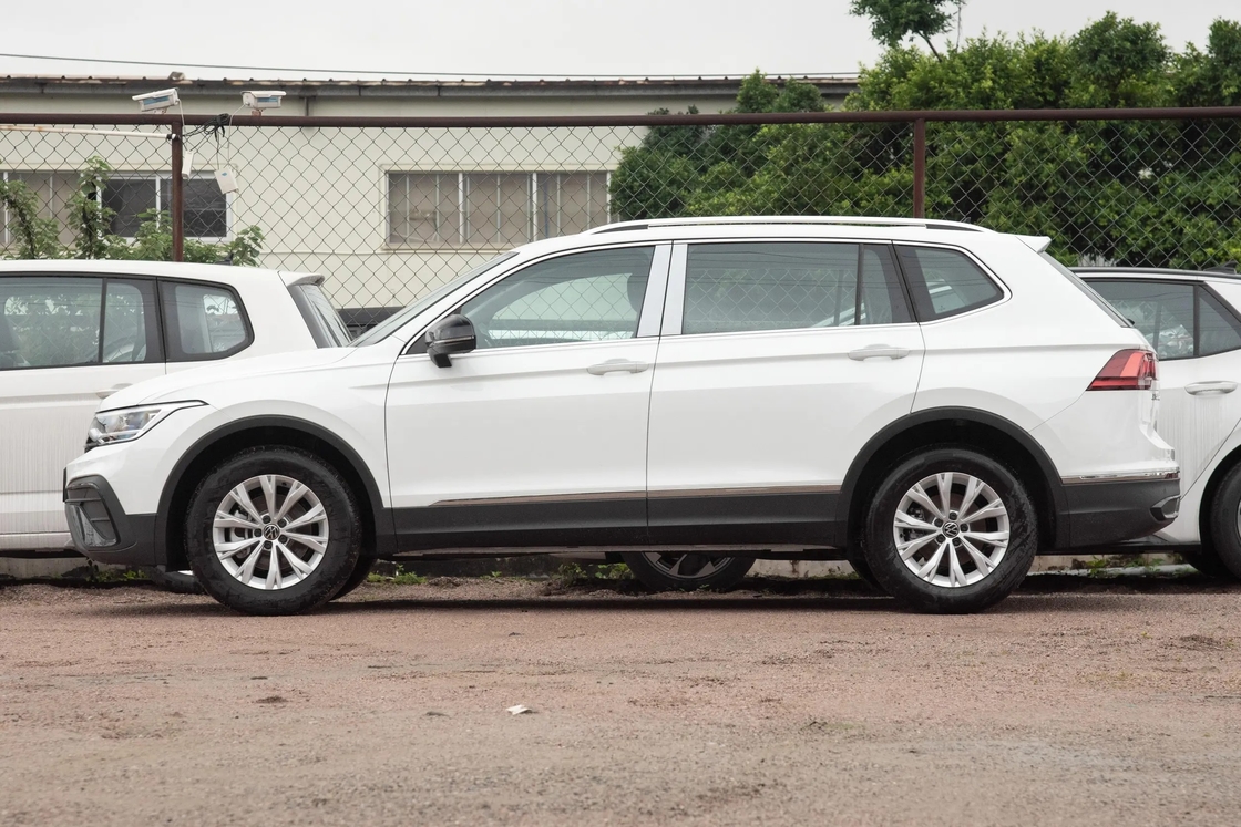 Volkswagen Tiguan 2024 R línea 380TSI 4WD 1.5T 2.0T VW Tiguan L pro edición insignia de 5 asientos Vehículo de gasolina SUV