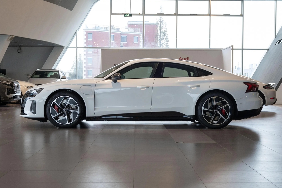 Venta al por mayor Automóvil de gasolina chino Audi Sport RS E-tron GT 2023 Modelo Edición Básica