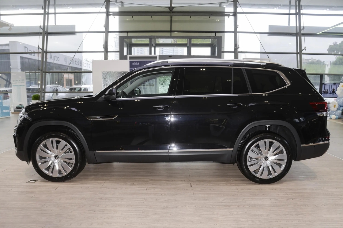 VW Touron 2.5T-A/MT-530 4WD Versión insignia de 7 plazas SUV de gran espacio