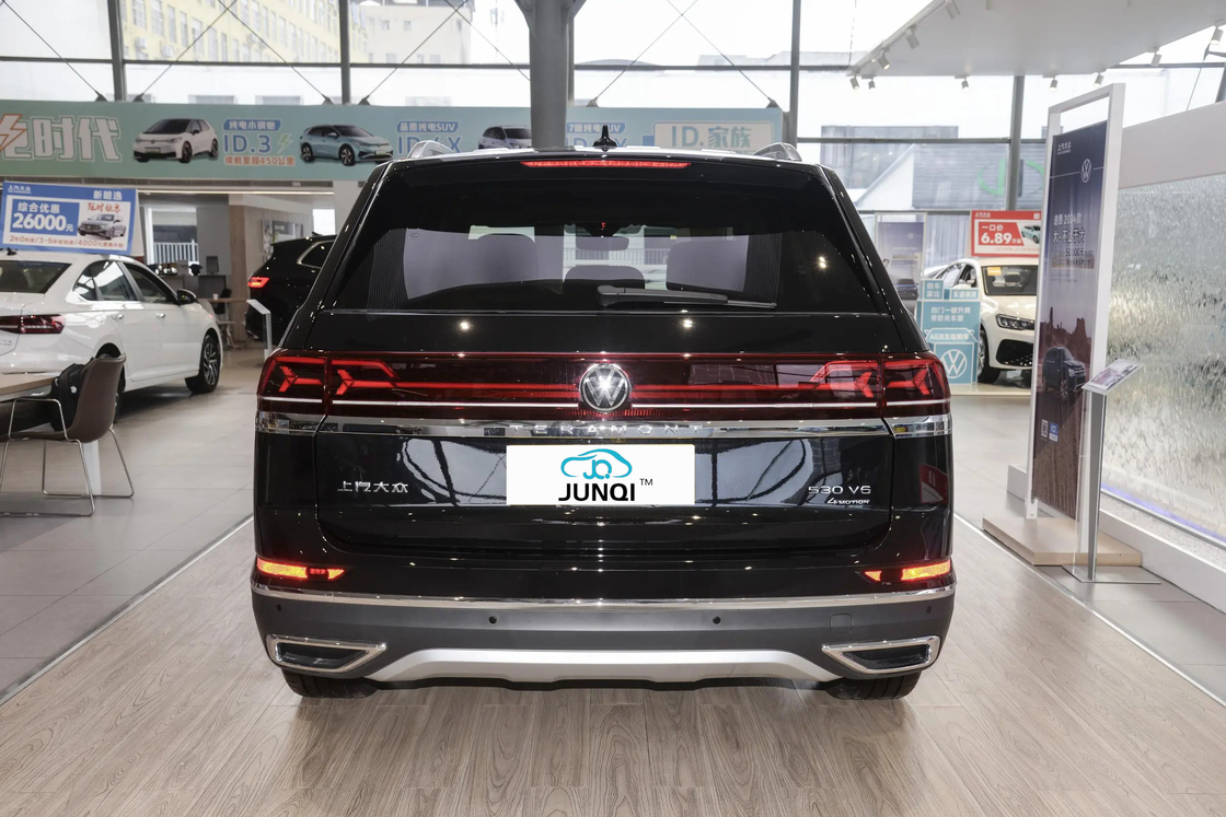 China Car VW Touron 2.5T-A/MT-530 versión insignia 4WD de 7 asientos SUV de gran espacio
