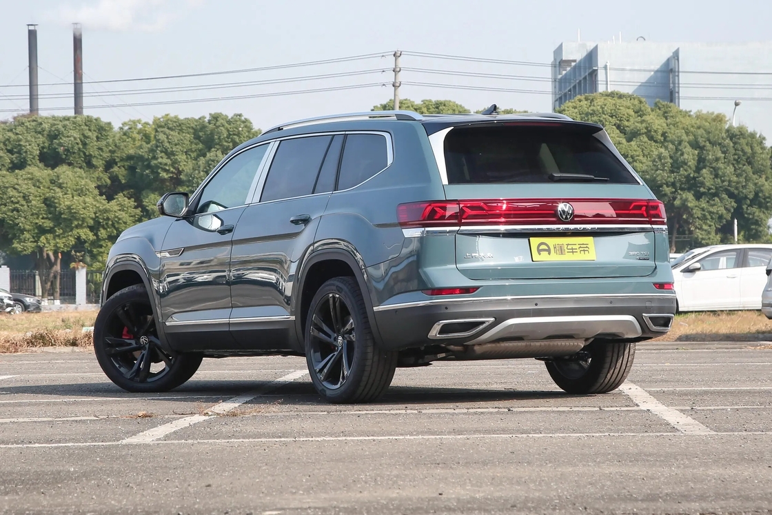 SUV Mediano y Grande Volkswagen Auto de gasolina Tuon 330TSI con 2.0T 220HP L4 Motor y 7 velocidades de doble embrague