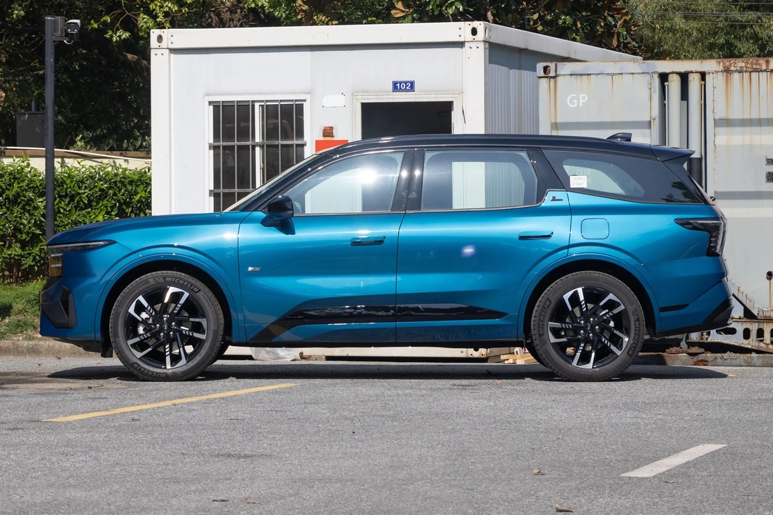 Changan FORD -2024 Ruijie L 2.0T EcoBoost Dos ruedas motrices Siete asientos Modelo elegante