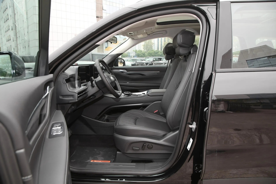 Changan FORD -2024 Ruijie L 2.0T EcoBoost Dos ruedas motrices Siete asientos Modelo elegante
